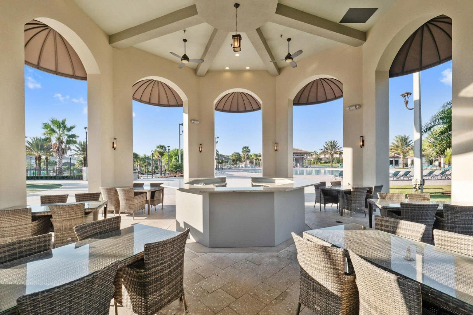 Holiday home Stunning 5br - Family - Private Pool And Bbq!