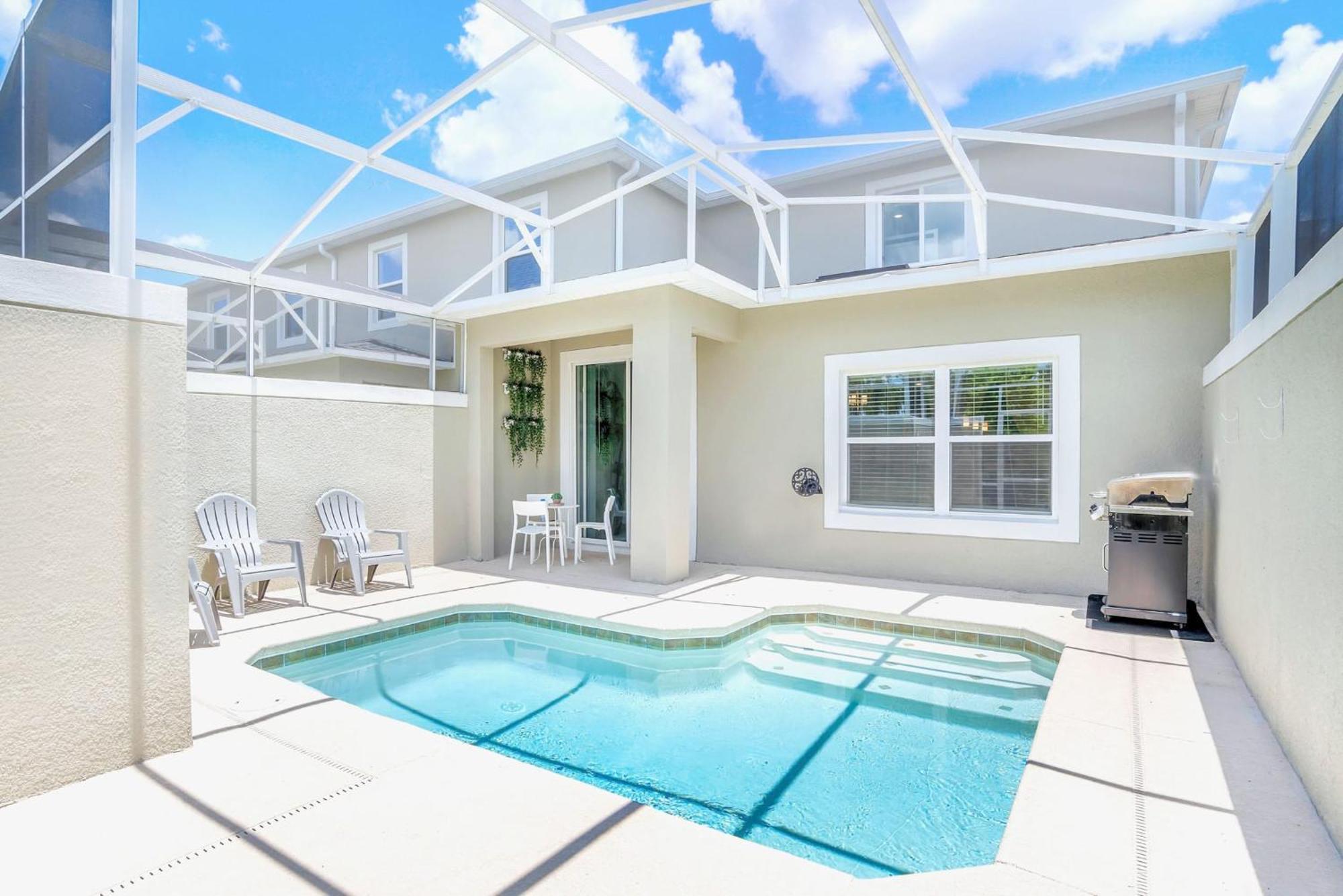 Holiday home Stunning 5br - Family - Private Pool And Bbq!